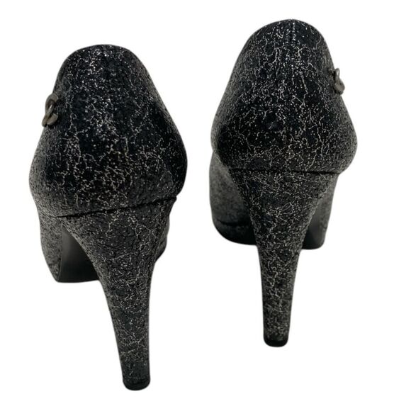Chanel Escarpins Black & Silver Textured Leather Cap Toe CC Logo Pumps MSRP $895 - Picture 7 of 17